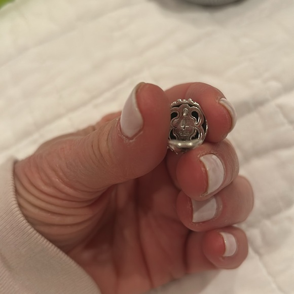 John Hardy Estate Jaisalmer Domed Dot Omega Back Earrings Sterling  Silver JH62 - Picture 3 of 3